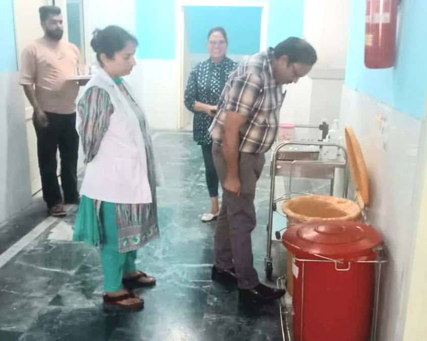 सिविल सर्जन डॉ. बलविंदर कुमार डमाना ने सीएचसी बीनेवाल का औचक दौरा किया